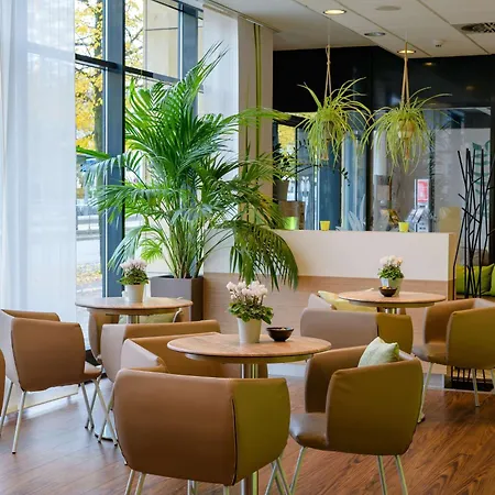 Ibis Hotel 2*