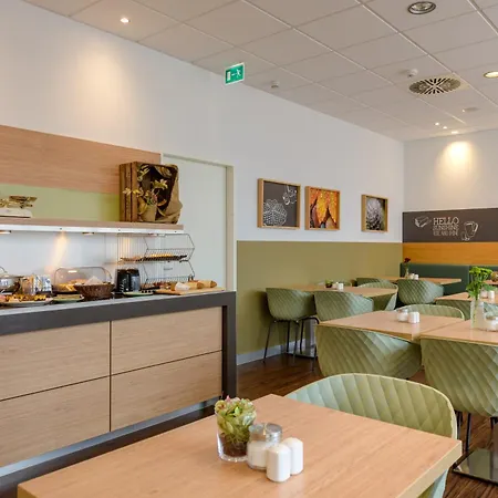 Ibis Hotel 2*
