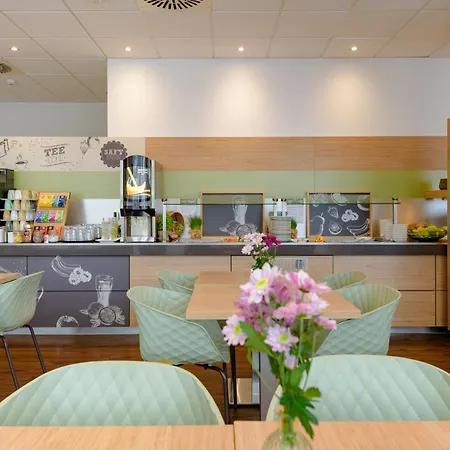 Ibis Hotel 2*