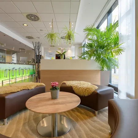 Ibis 3*