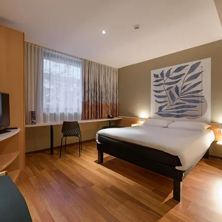 Ibis 3*