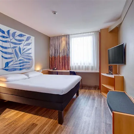 Ibis Hotel 3*